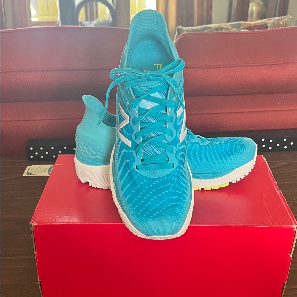 New Balance Women's Turquoise Lace-Up Running Shoes Fresh Foam Virtual Sky